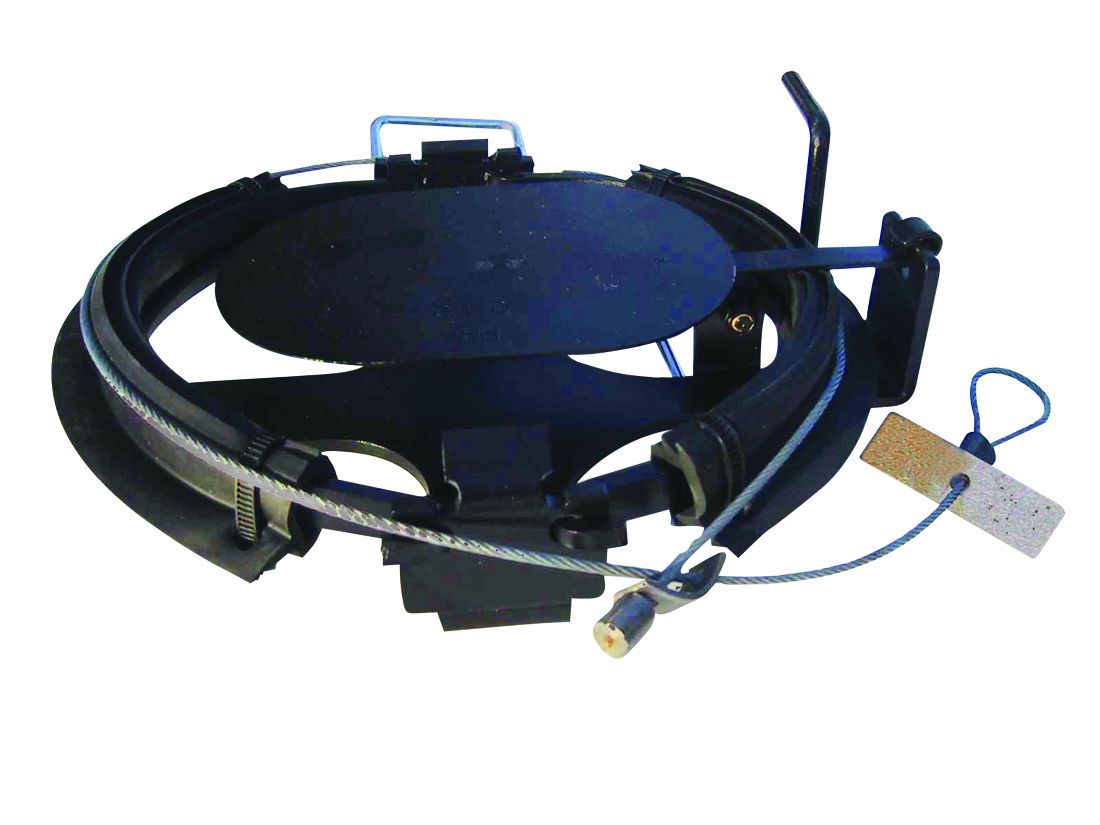 Leg-hold trap french style unpacked