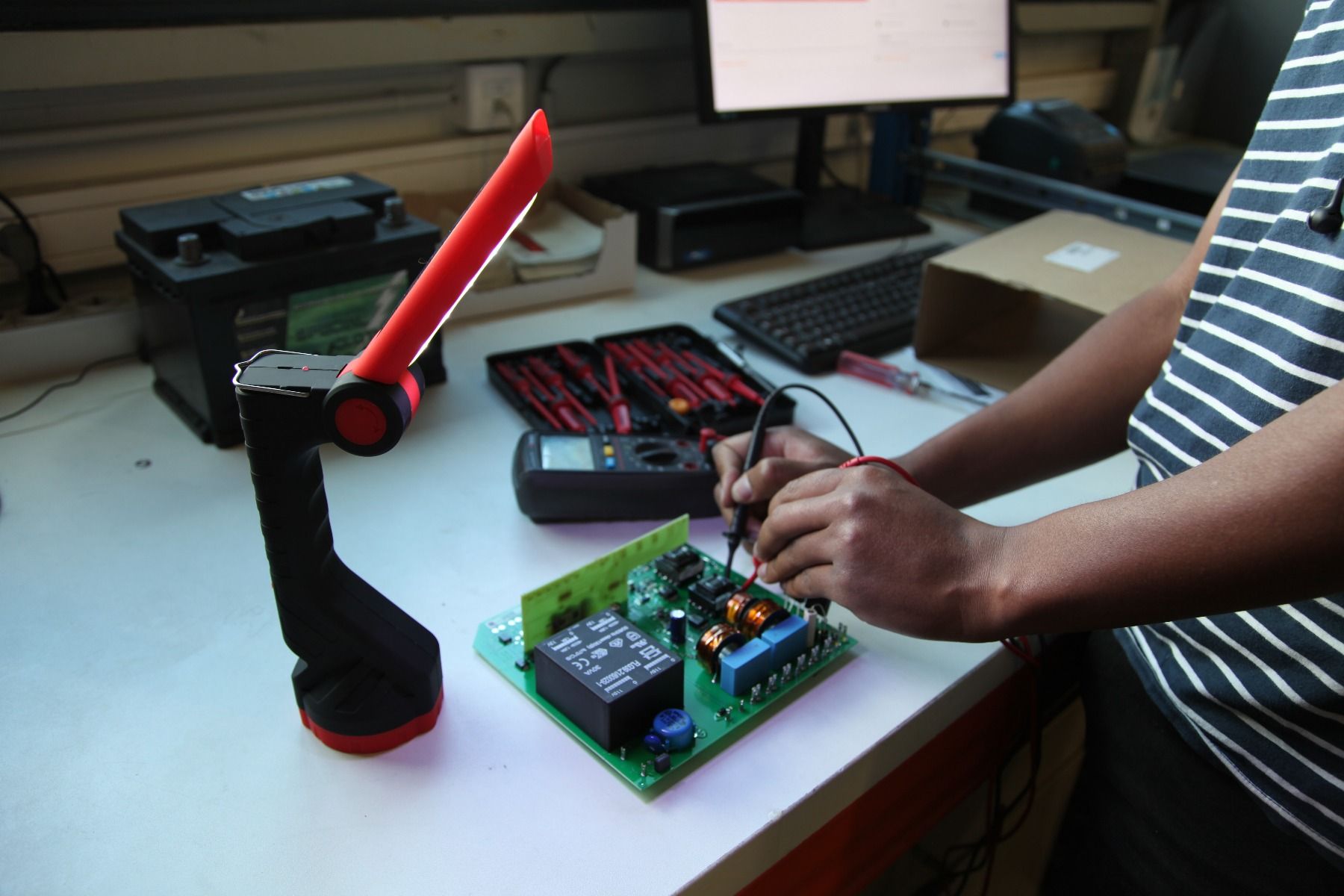 Aufladbare Taschenlampe EXPLORER kleine Modell