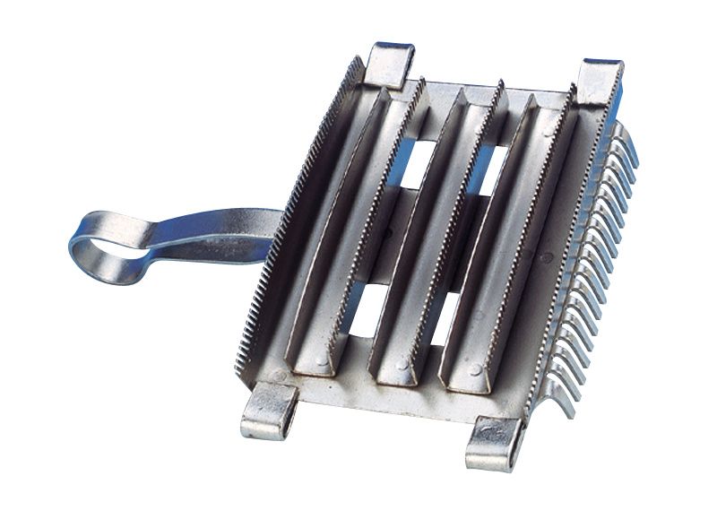 Metal cattle curry comb