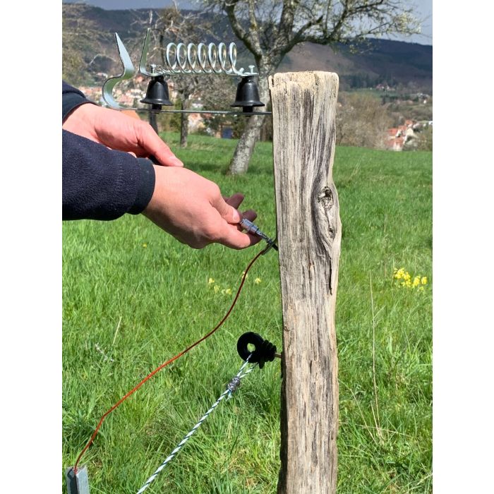 Lightning insulator with spring X1