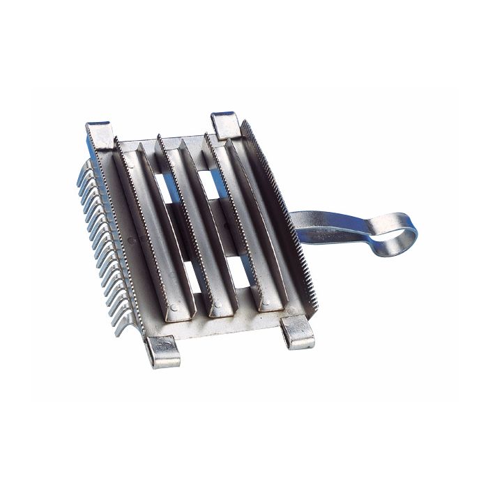 Metal cattle curry comb